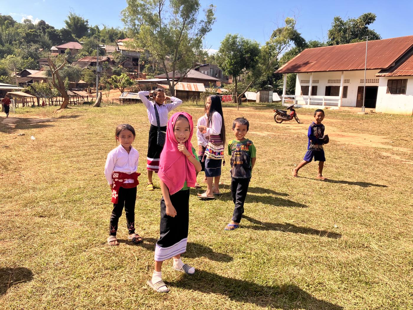 Enfants dans un village de la province d'Oudomxay, au Laos